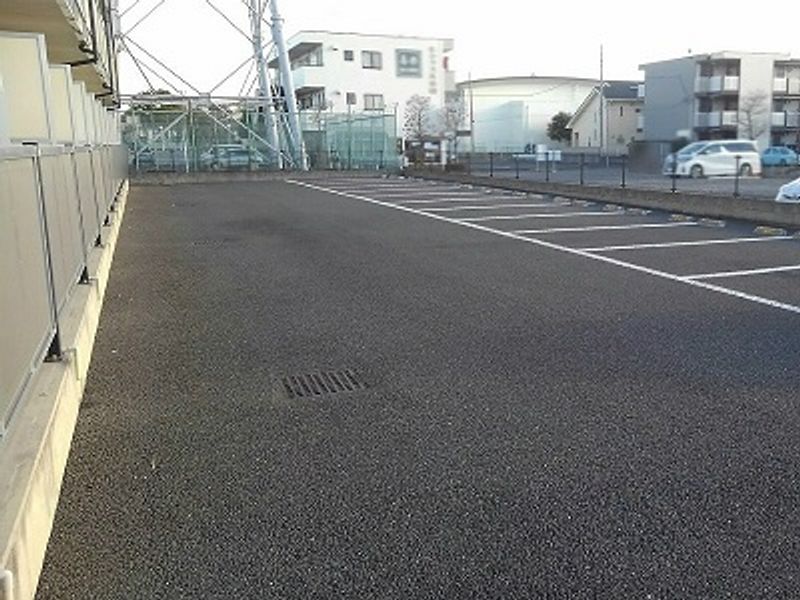 レオパレス和 駐車場
