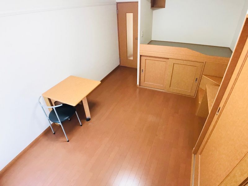 レオパレスディアコート 居間