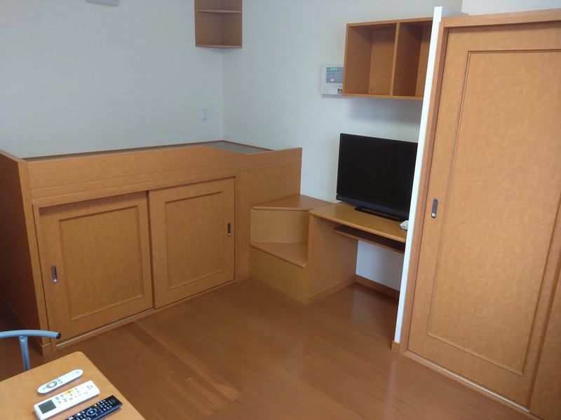 レオパレスエトランゼ 居間