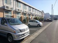 レオパレスグリーン青毛 駐車場