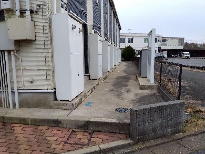 レオネクストひこうき雲 エントランス
