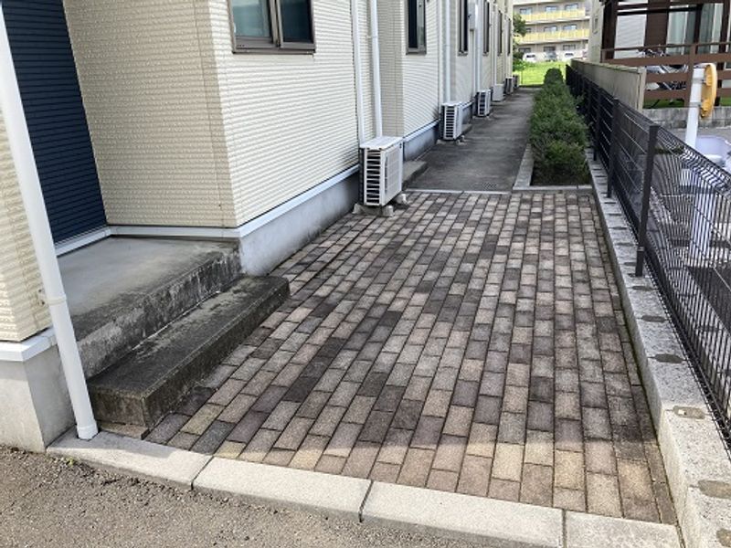 レオネクストラウール エントランス