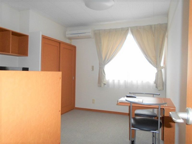 レオパレスアモロッソ 居間