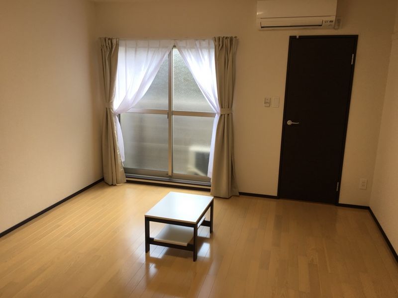 クレイノ優 居間