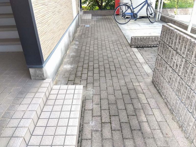 レオパレスサマール梅井 エントランス