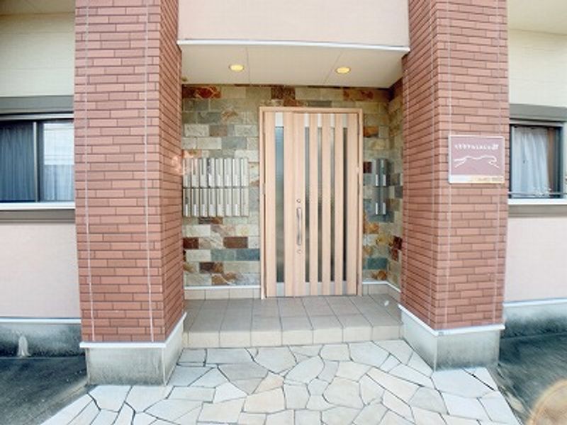 レオパレス清荒神ＬＡ１ エントランス