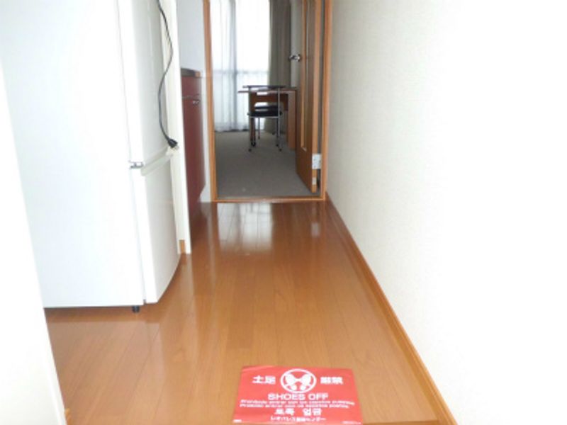 レオパレス広見 玄関
