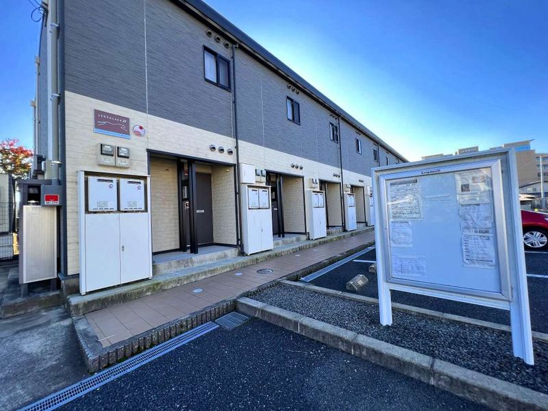 レオパレスファミール　翠峰 エントランス
