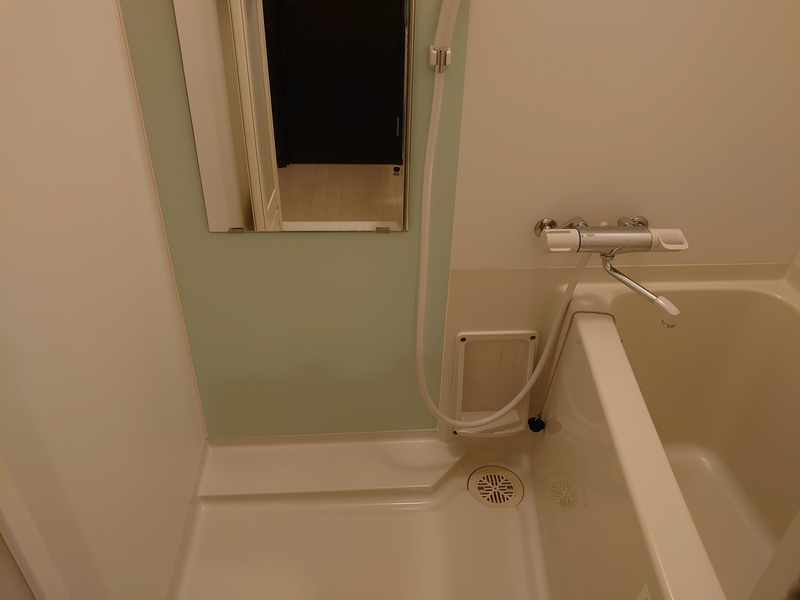 LEONEXT Luz Bathroom