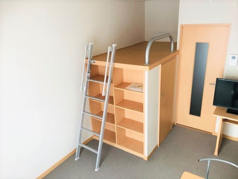 レオパレスプランタンⅡ 居間
