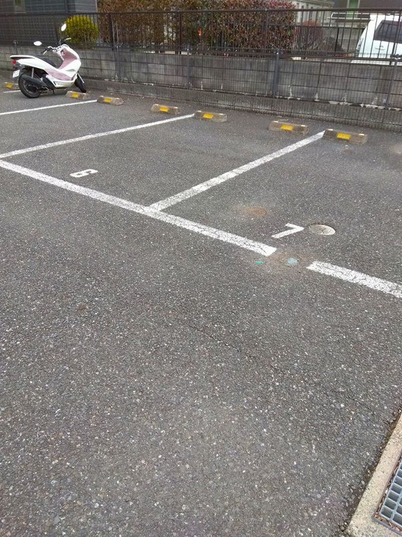 レオパレスクレールＡＫＡＮＥ 駐車場