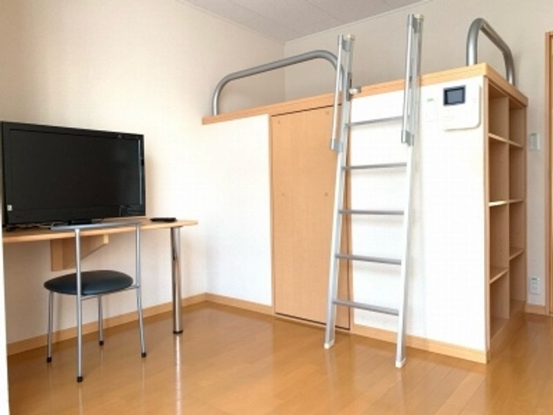 レオパレス稲荷前 寝室