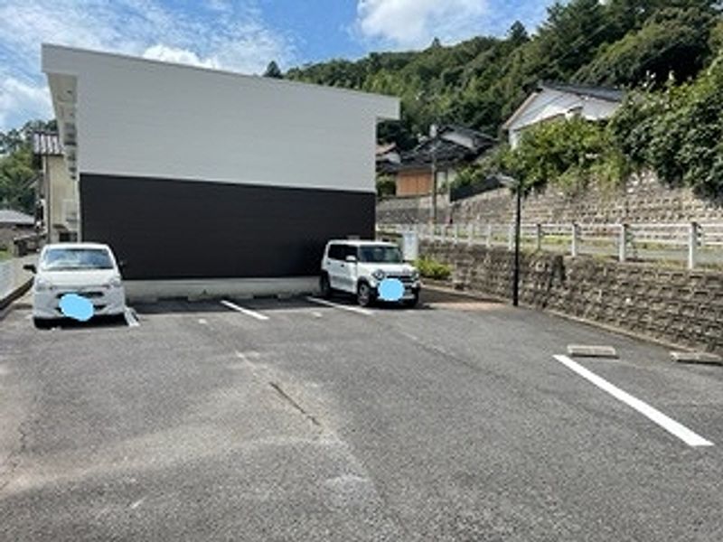 レオパレスビュウ　希望が丘 駐車場