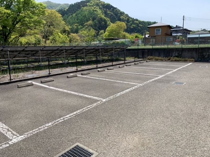 レオネクストニューフィールド 駐車場