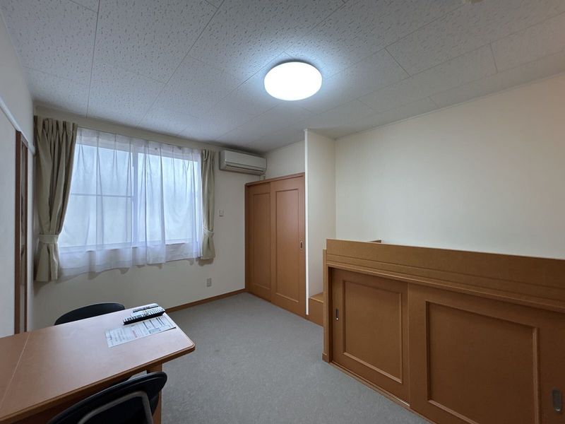 レオパレスポーラスターＡ 居間