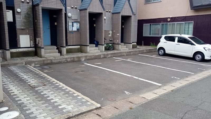 レオパレスサトウ 駐車場