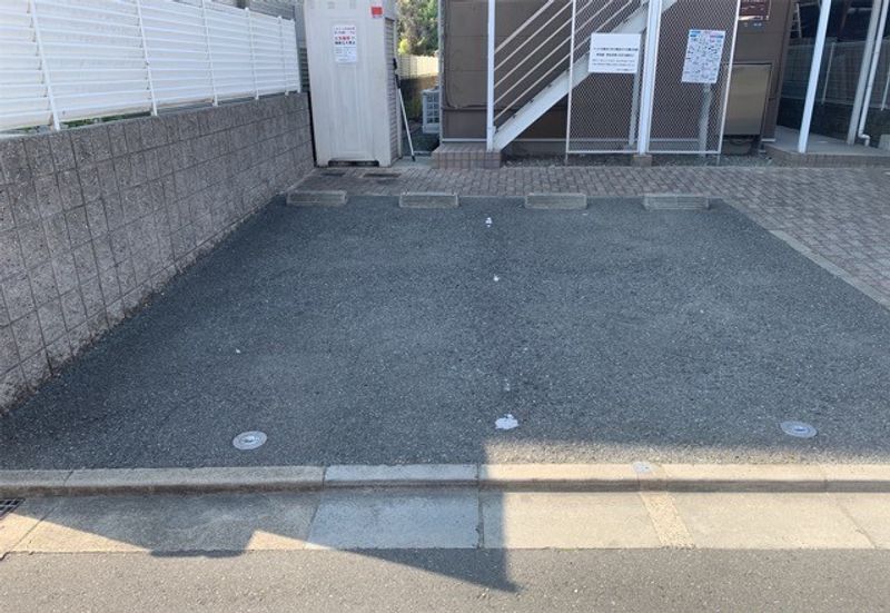レオパレス燦岸部 駐車場