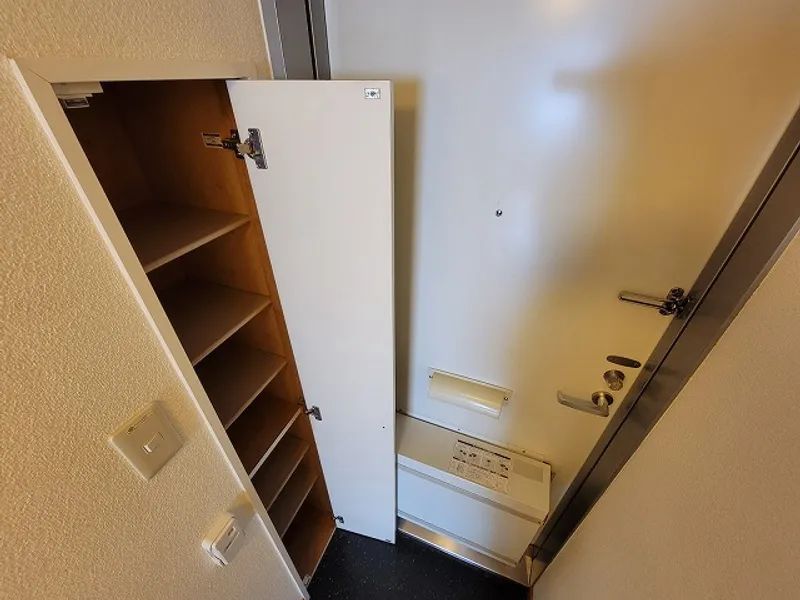 レオパレス滝下Ｂ 玄関