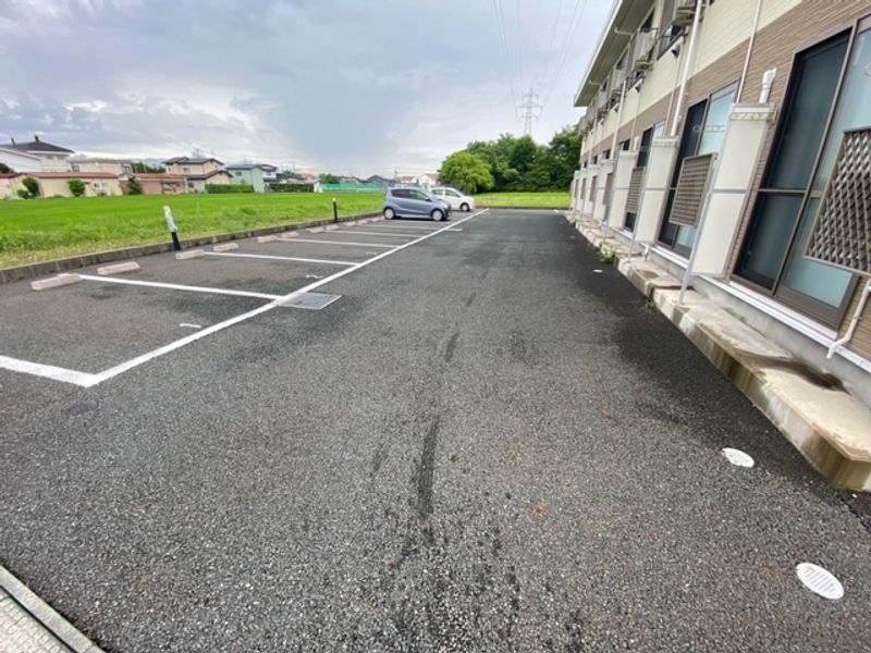 レオネクストシグナレス花巻 駐車場