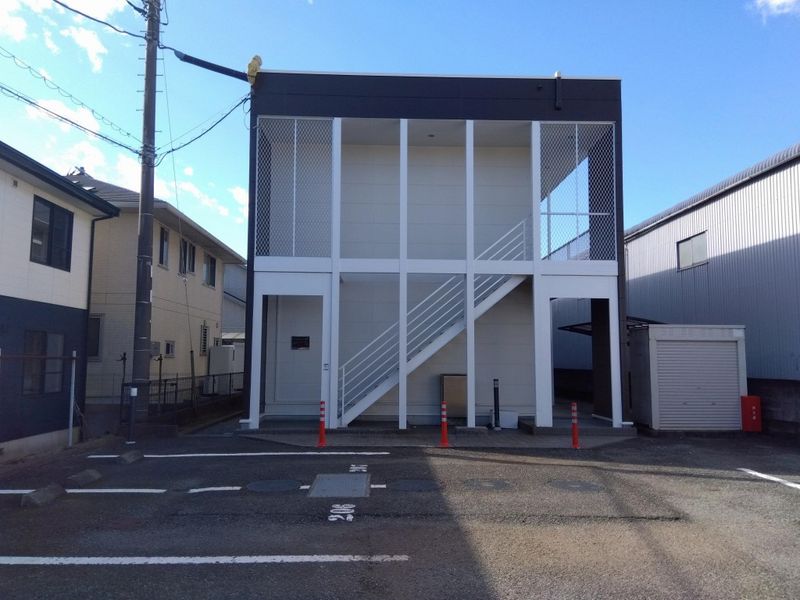 レオパレスステップ エントランス