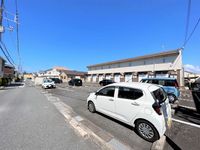 レオパレスパイナリー 駐車場