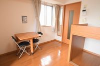 レオパレスＦｌａｔ新栄 居間