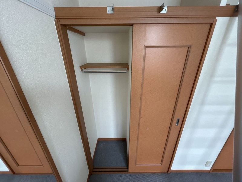 レオパレスプルミエール 収納