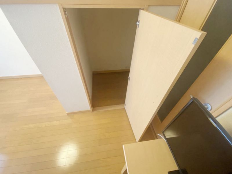 レオパレス道明町 収納