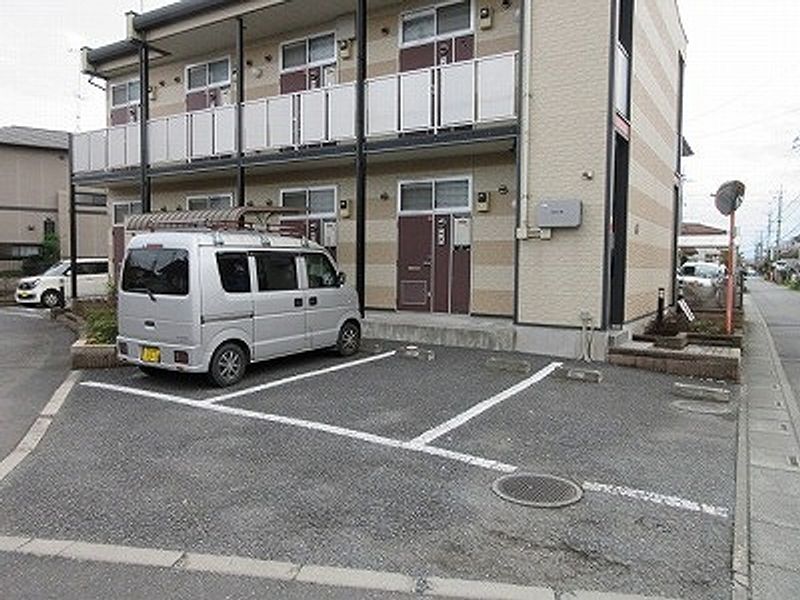 レオパレスサンセリテ上之 駐車場