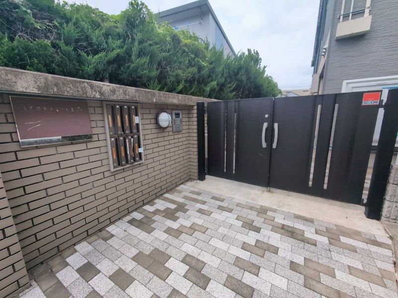 レオパレスサンヴィラージュ エントランス