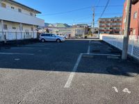 レオパレスサンクチュアリ 駐車場