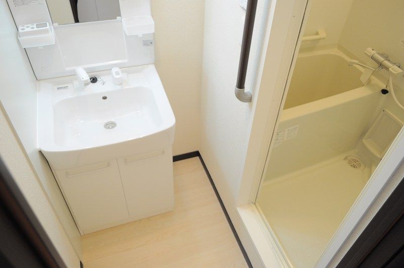 LEONEXT Vega Kaiuncho Bathroom