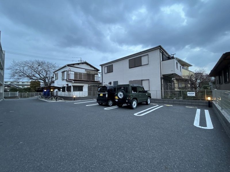 クレイノシャンティ浦和 駐車場