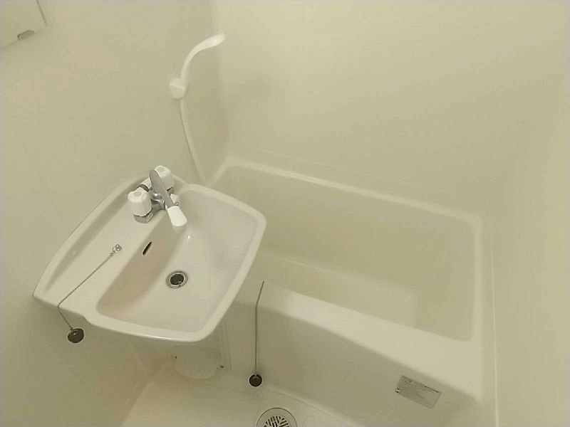 レオパレスＢＯＮＨＥＵＲ壱番館 風呂