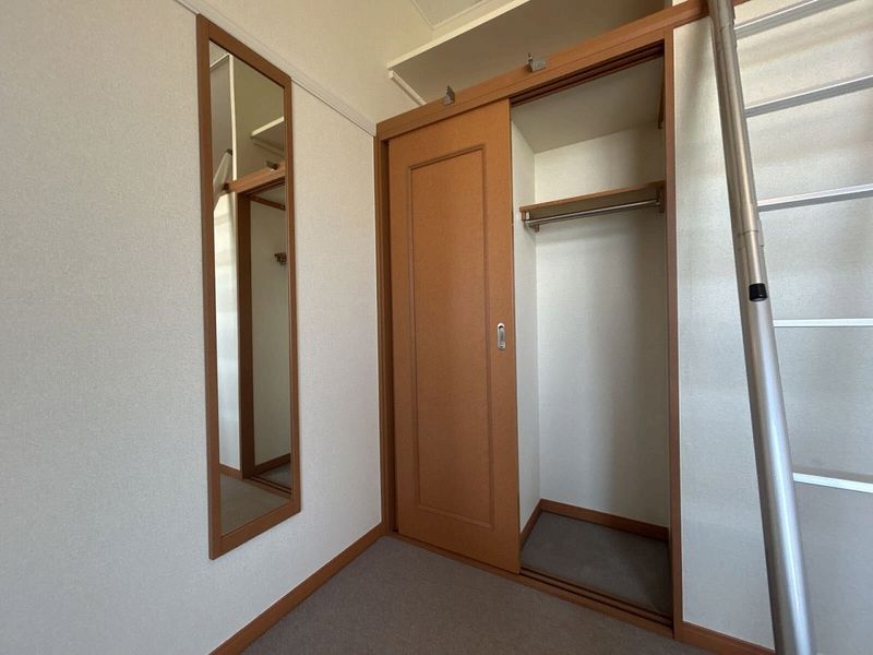 レオパレスローズ　ワン 収納