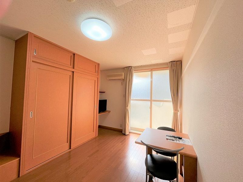 レオパレスレオリバーサイド２１ 居間