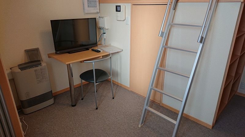 レオパレスソシア 居間