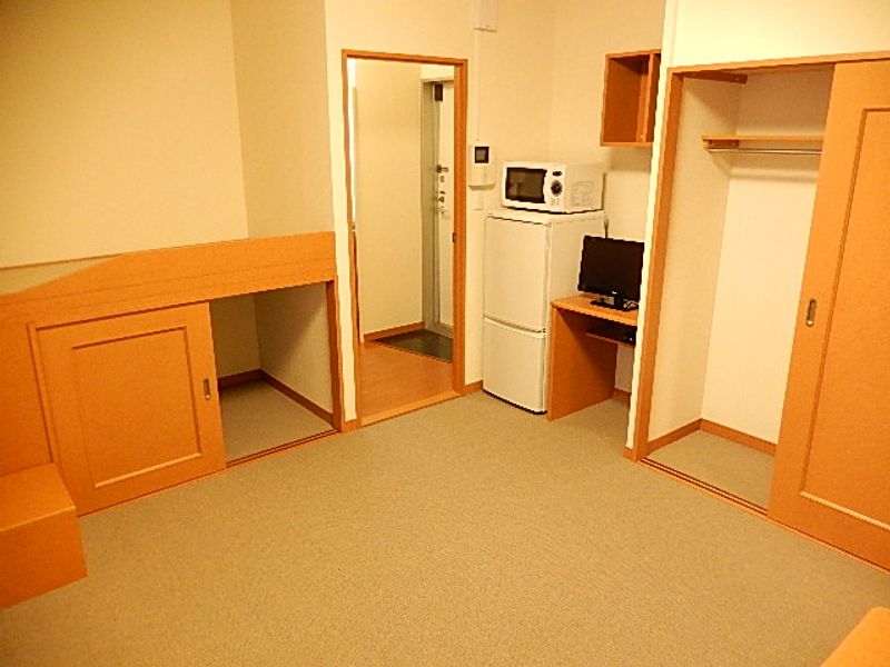 レオパレスラーナ 居間