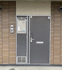 レオパレスアイミ３ 玄関