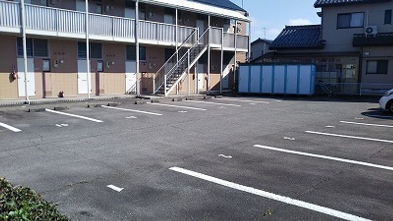 レオパレスＨＯＲＳＥ　ＲＯＡＤ 駐車場