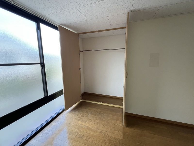 レオパレス高安 収納