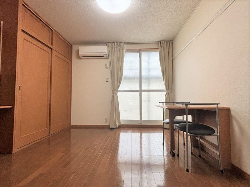 レオパレスシェリー 居間