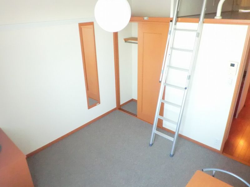 レオパレスかやば 居間