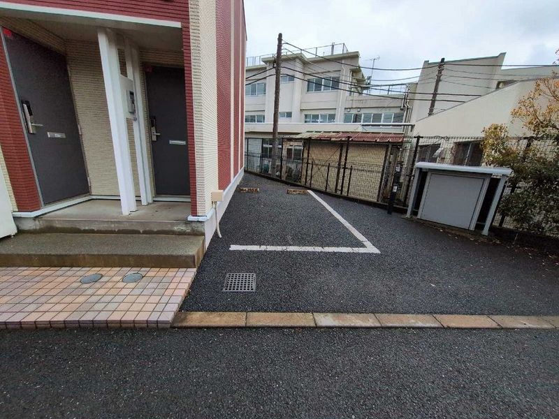 レオネクストオレガノ 駐車場