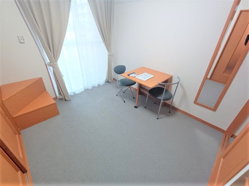 レオパレスセジュール新保 居間