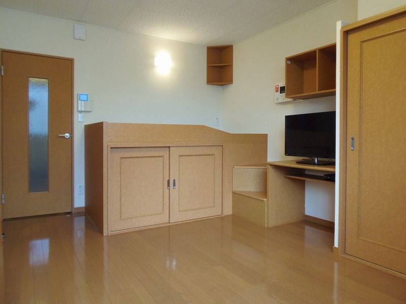 レオパレスコンフォートＢ 居間
