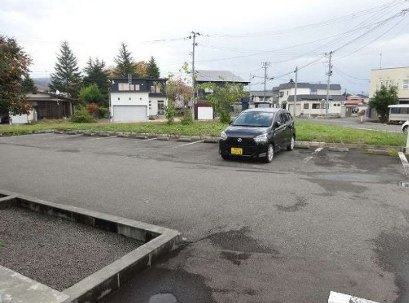 レオネクスト健在館 駐車場