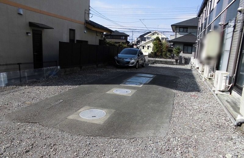 レオパレス穂 駐車場