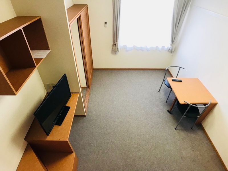 レオパレスファミール 居間