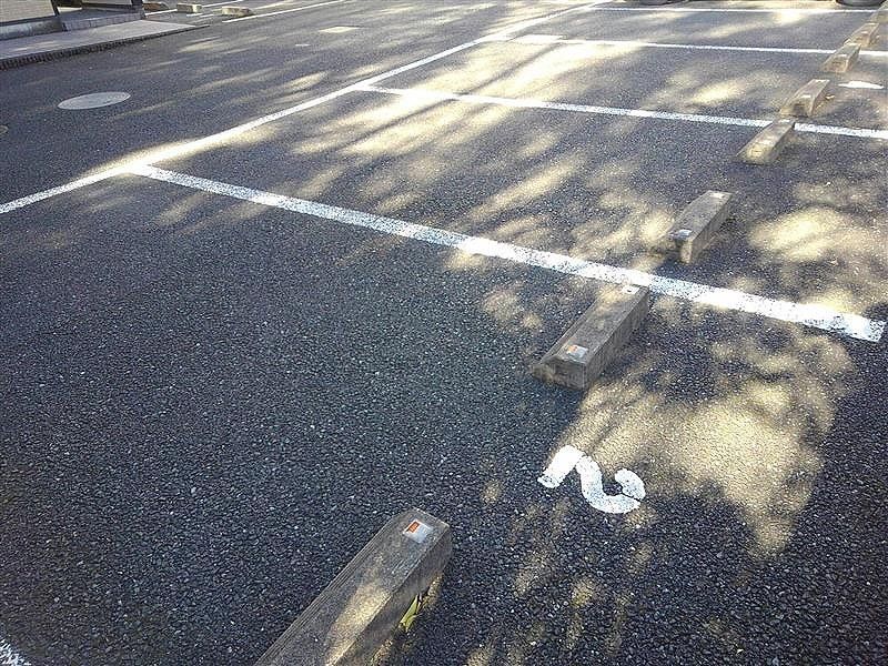 レオパレスドミール田町 駐車場